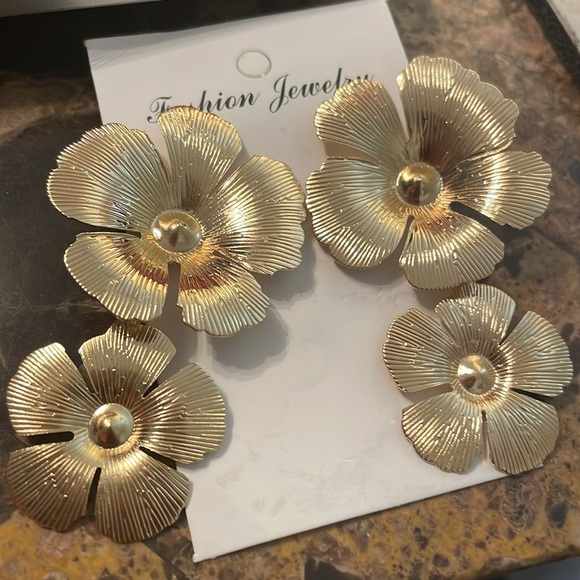 Double Flower Gold Drop Eearrings - Picture 11 of 17